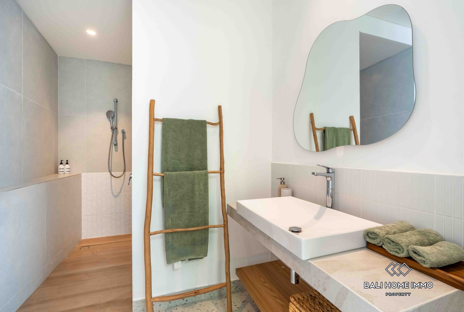 Villa neuve de 3 chambres à vendre en bail emphytéotique à Bali Cemagi view 22