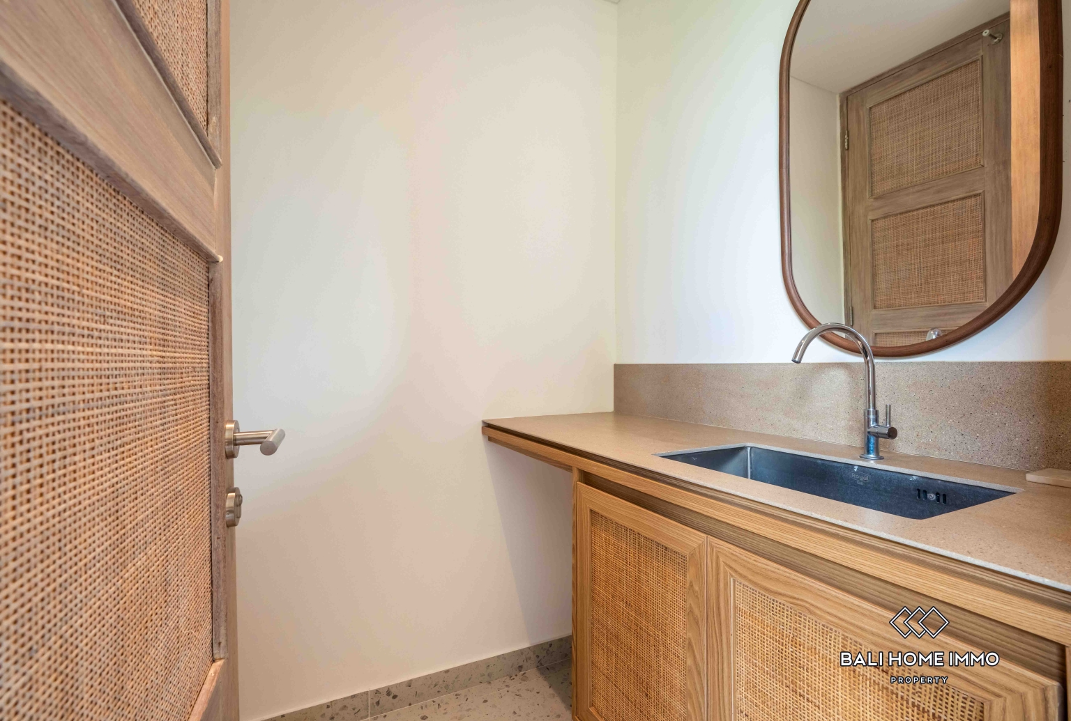 Villa neuve de 3 chambres à vendre en bail emphytéotique à Bali Cemagi view 23