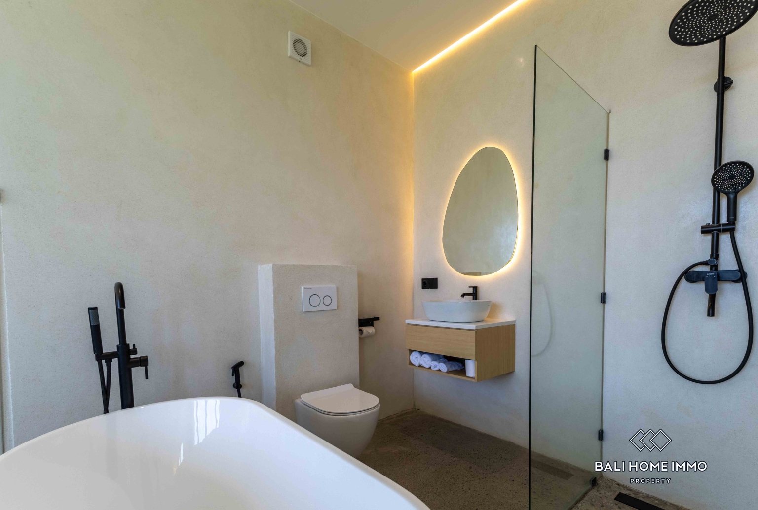 Brand new 3 Bedroom Villa for Sale Leasehold in Canggu Berawa view 15