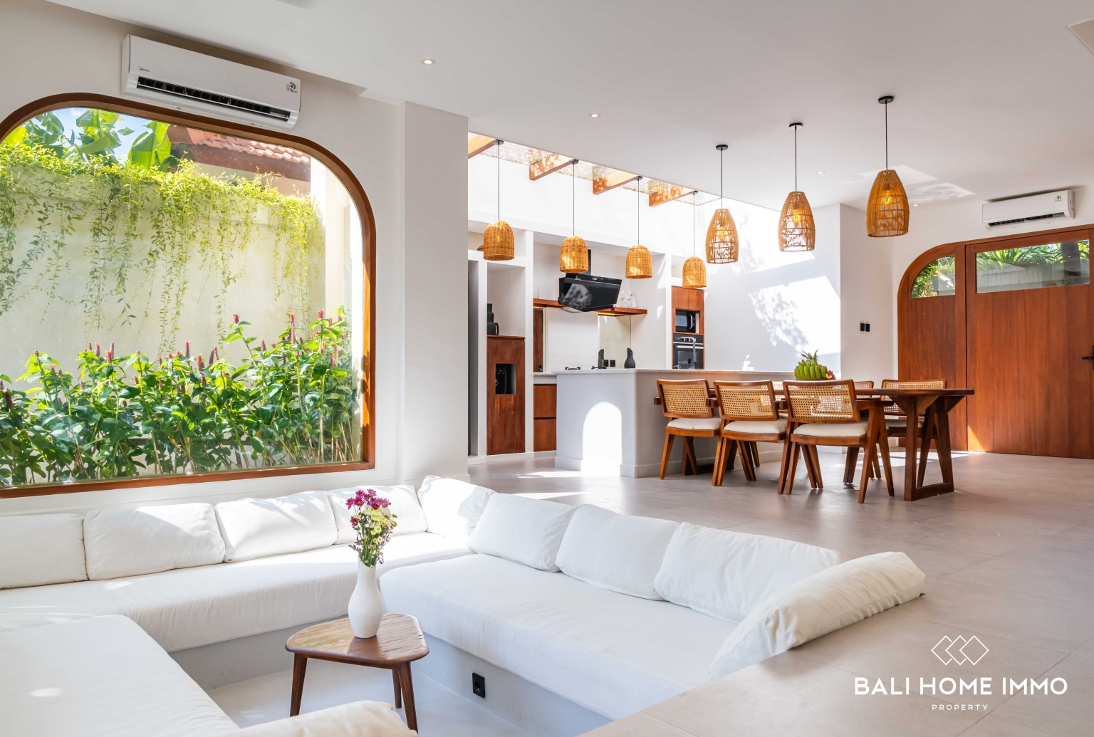 Villa neuve de 3 chambres à vendre en location au cœur de Berawa view 2