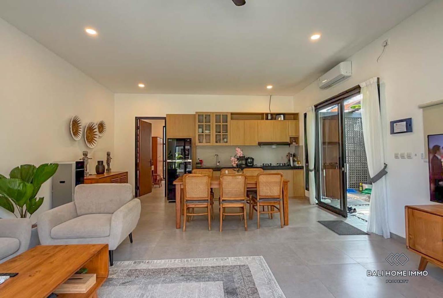 Brand new 3 Bedrooms family villa for rental in Bali Sanur view 2