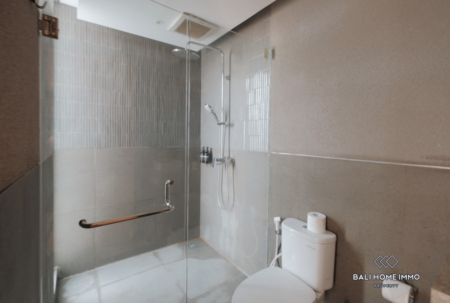 Brand new 3 Bedrooms villa for sale leasehold in Bali Canggu Berawa view 13
