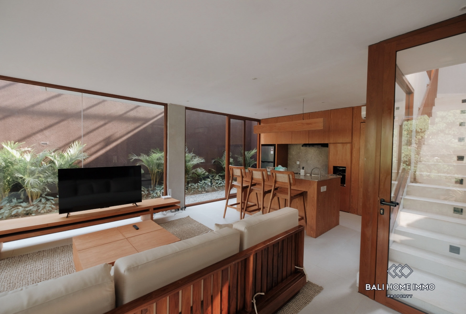 Brand new 3 Bedrooms villa for sale leasehold in Bali Canggu Berawa view 4