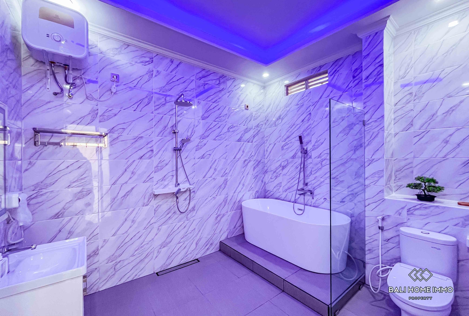 VILLA BARU DENGAN 3 KAMAR UNTUK DISEWA TAHUNAN DI NUSA DUA view 16