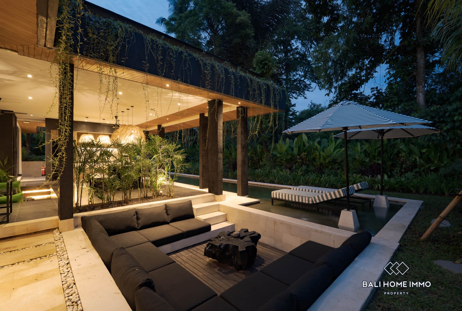 BRAND NEW 3 BEDROOMS VILLA WITH JUNGLE VIEWS FOR SALE AND RENT IN UBUD view 2