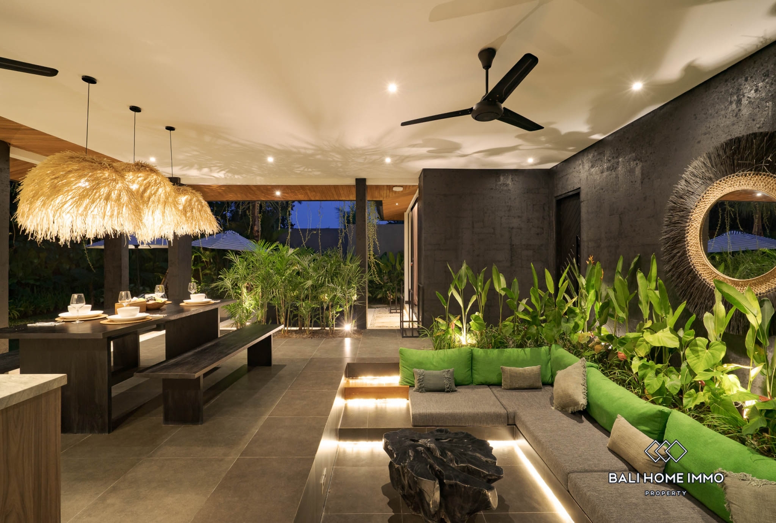 BRAND NEW 3 BEDROOMS VILLA WITH JUNGLE VIEWS FOR SALE AND RENT IN UBUD view 4