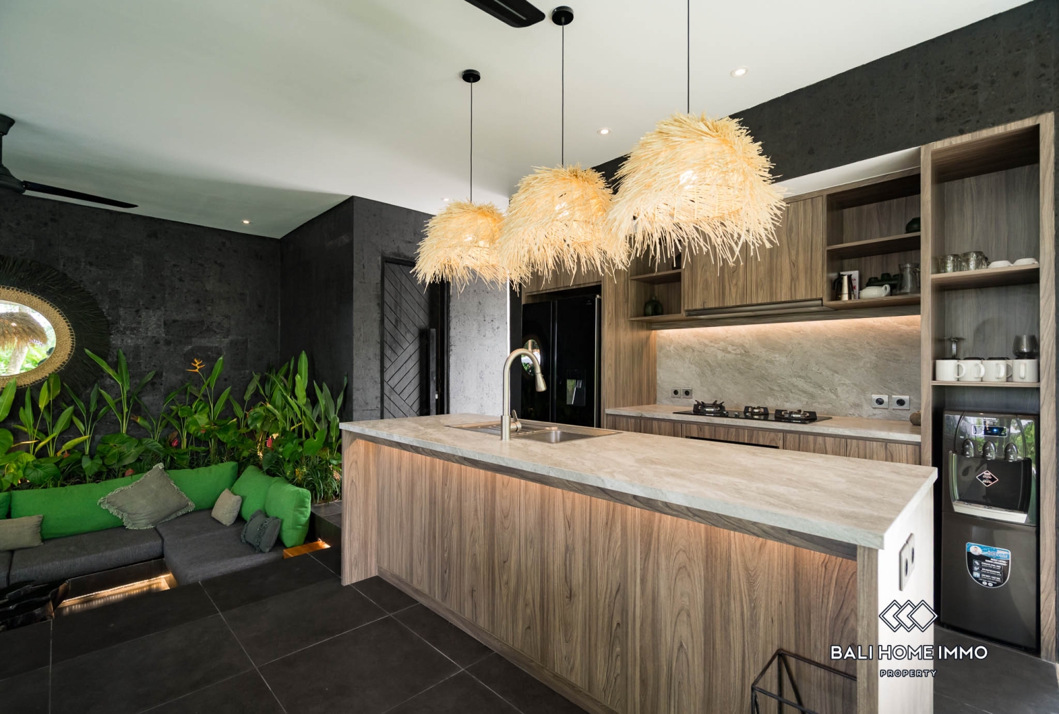 BRAND NEW 3 BEDROOMS VILLA WITH JUNGLE VIEWS FOR SALE AND RENT IN UBUD view 8