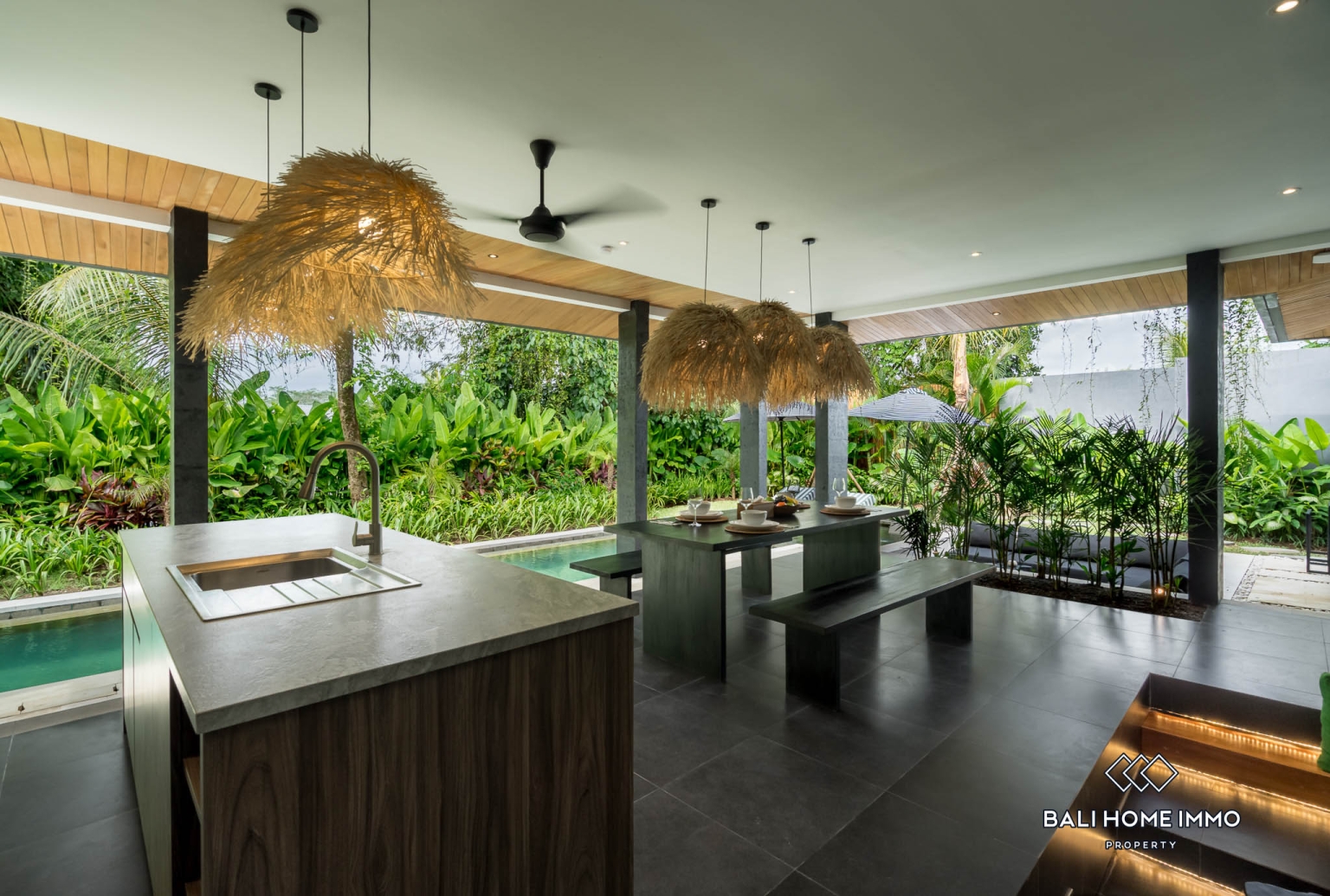 BRAND NEW 3 BEDROOMS VILLA WITH JUNGLE VIEWS FOR SALE AND RENT IN UBUD view 7