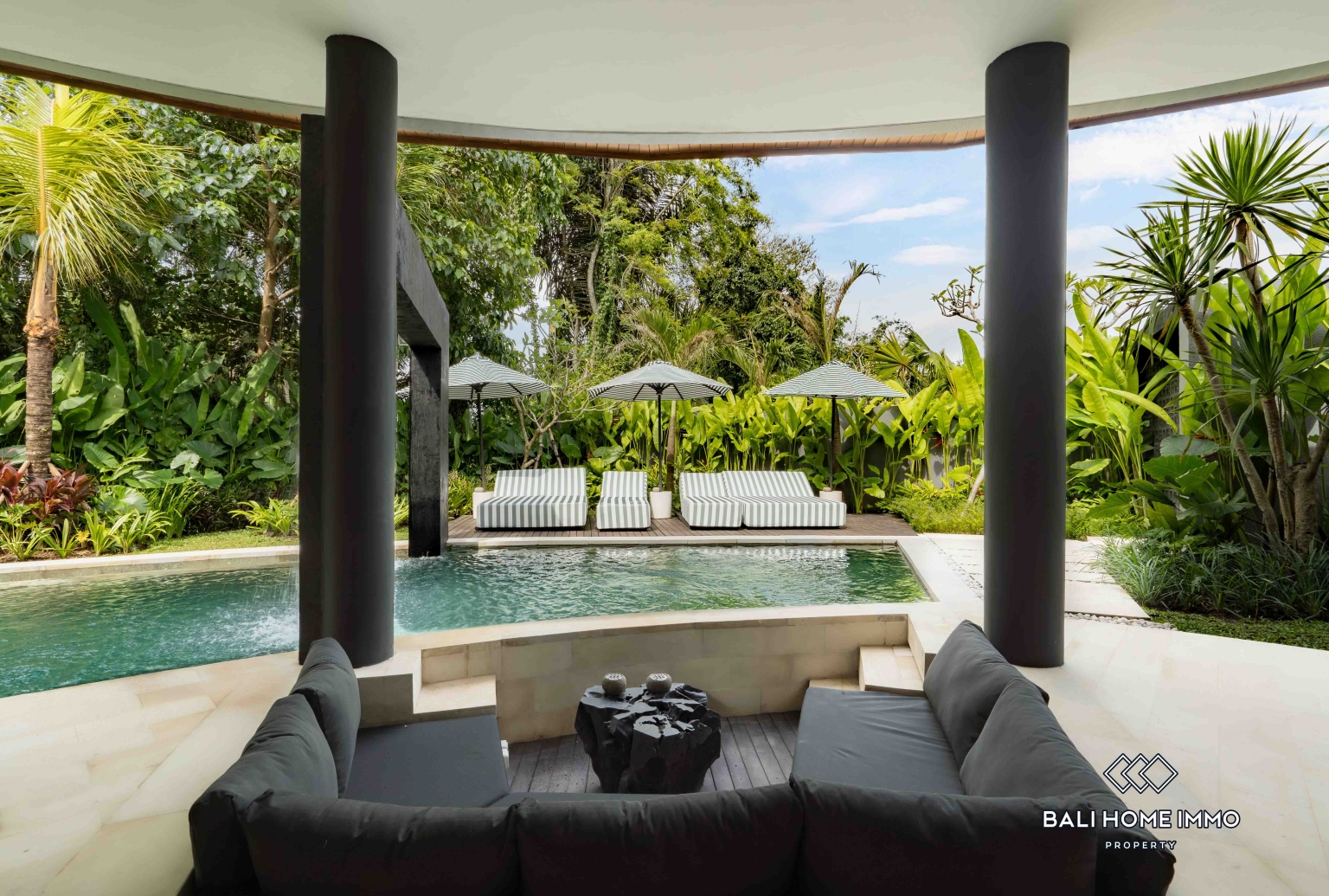 BRAND NEW 3 BEDROOMS VILLA WITH JUNGLE VIEWS FOR SALE AND RENT  IN UBUD view 4