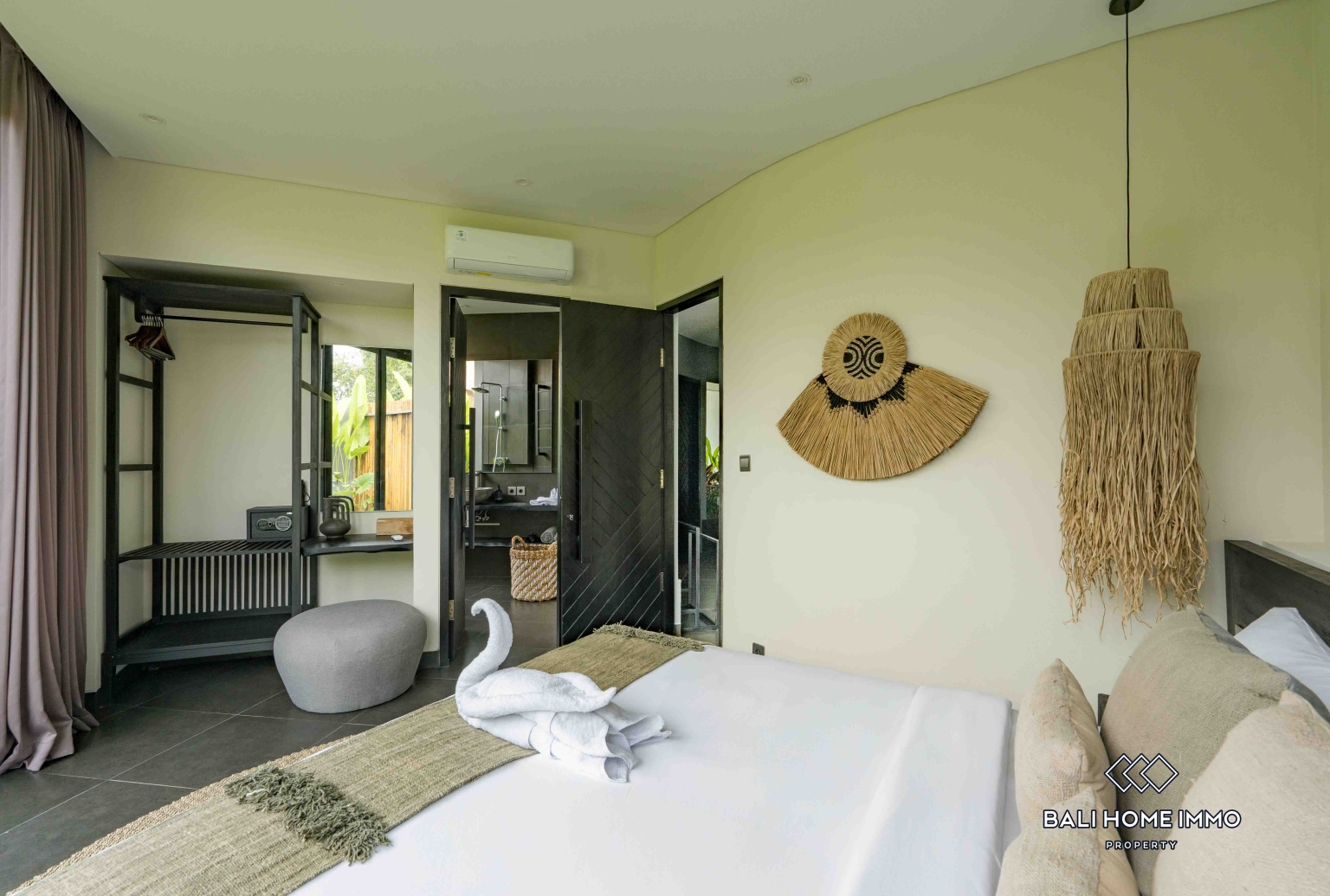 BRAND NEW 3 BEDROOMS VILLA WITH JUNGLE VIEWS FOR SALE AND RENT  IN UBUD view 8