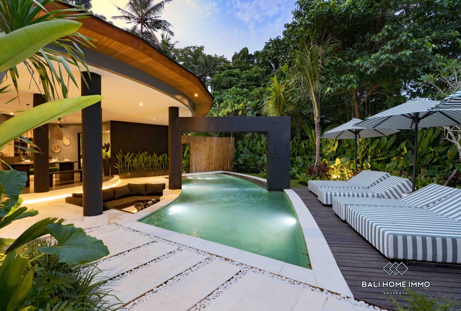 BRAND NEW 3 BEDROOMS VILLA WITH JUNGLE VIEWS FOR SALE AND RENT  IN UBUD view 16