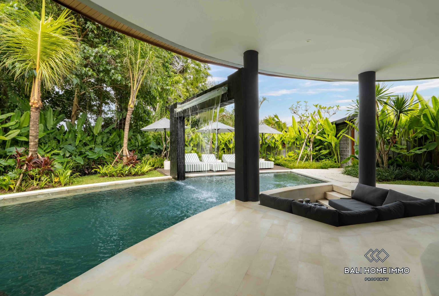 BRAND NEW 3 BEDROOMS VILLA WITH JUNGLE VIEWS FOR SALE AND RENT  IN UBUD view 2