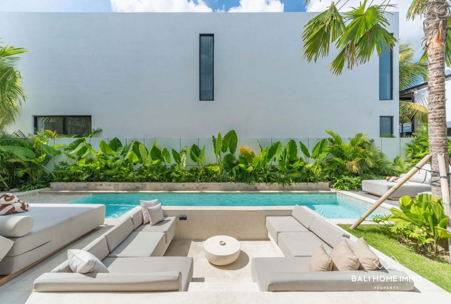 Villa Baru dengan 4 Kamar untuk Dijual dengan Status Hak Milik di Berawa, Bali view 9