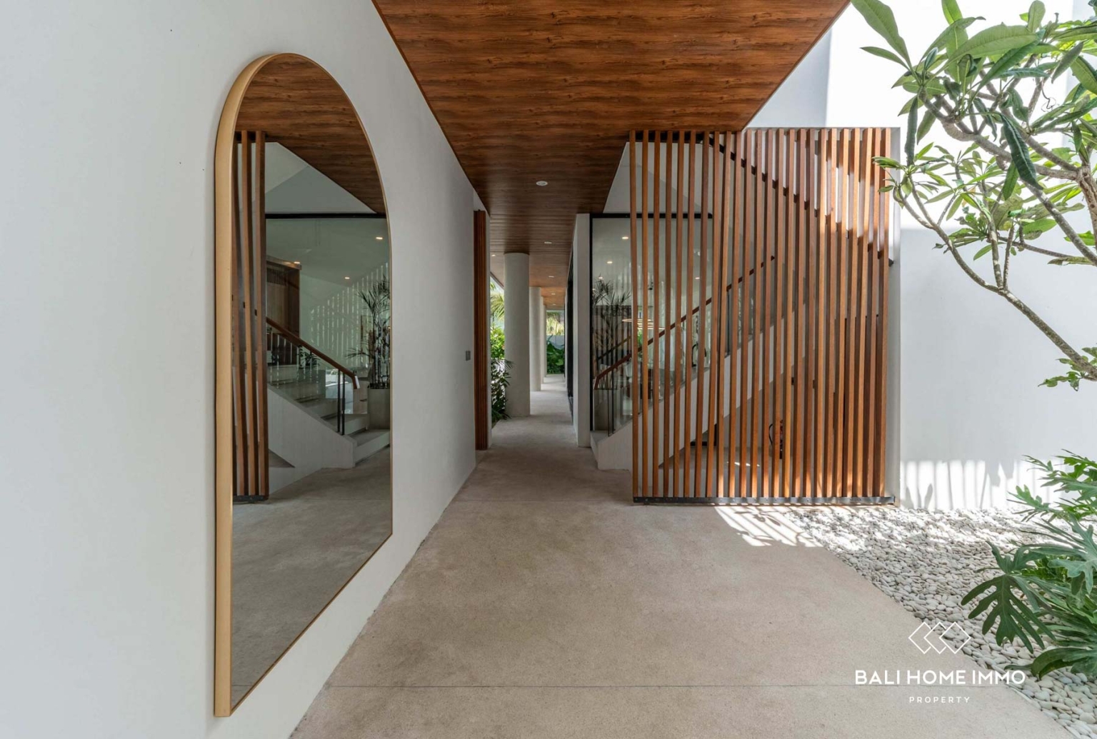 Villa Baru dengan 4 Kamar untuk Dijual dengan Status Hak Milik di Berawa, Bali view 8