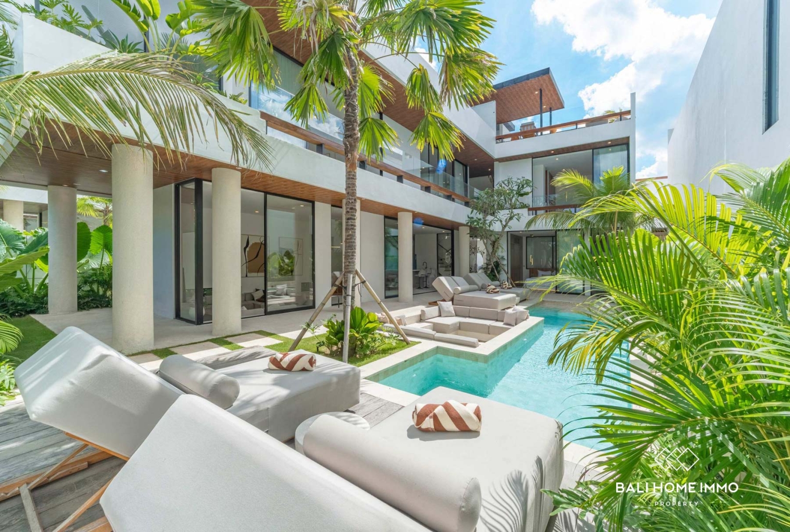Villa Baru dengan 4 Kamar untuk Dijual dengan Status Hak Milik di Berawa, Bali view 13