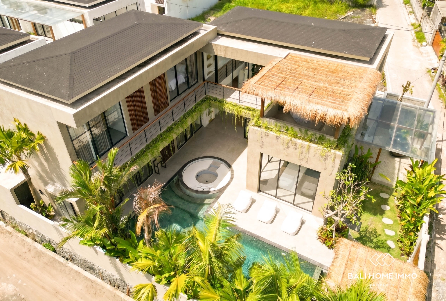 Villa Baru dengan 4 Kamar Dijual di Tumbak Bayuh view 21