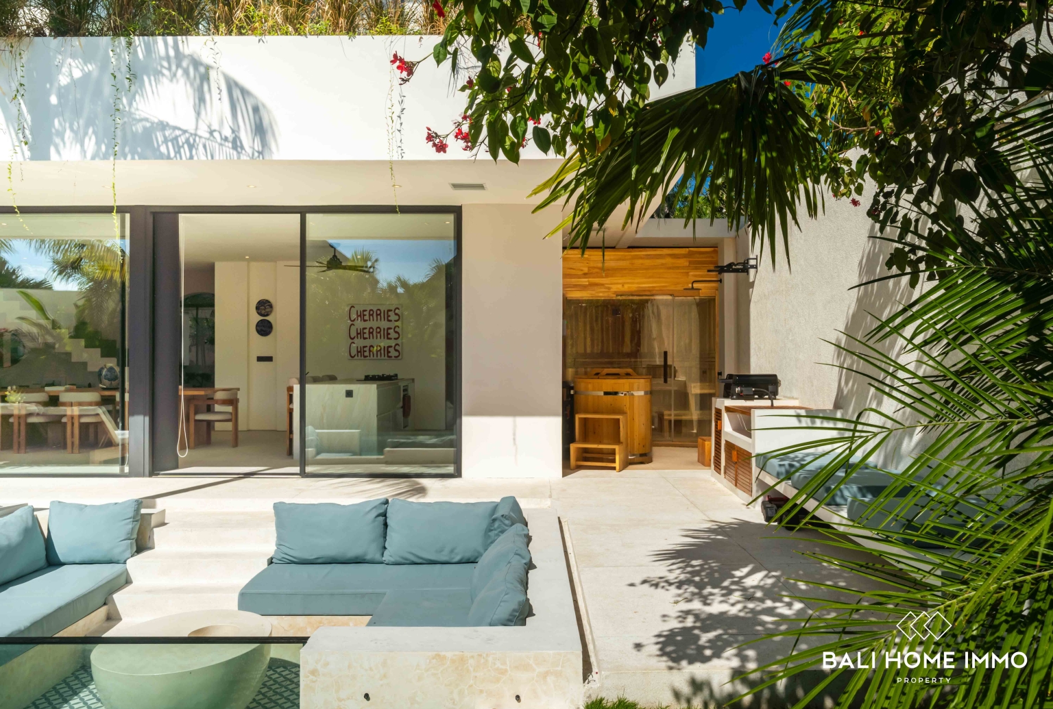 Brand New 4 Bedroom Villa for Sale in Umalas view 2
