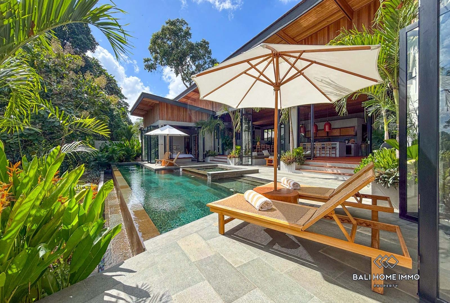 Brand new 4 Bedroom villa for sale and rent in Bali - Buwit view 2