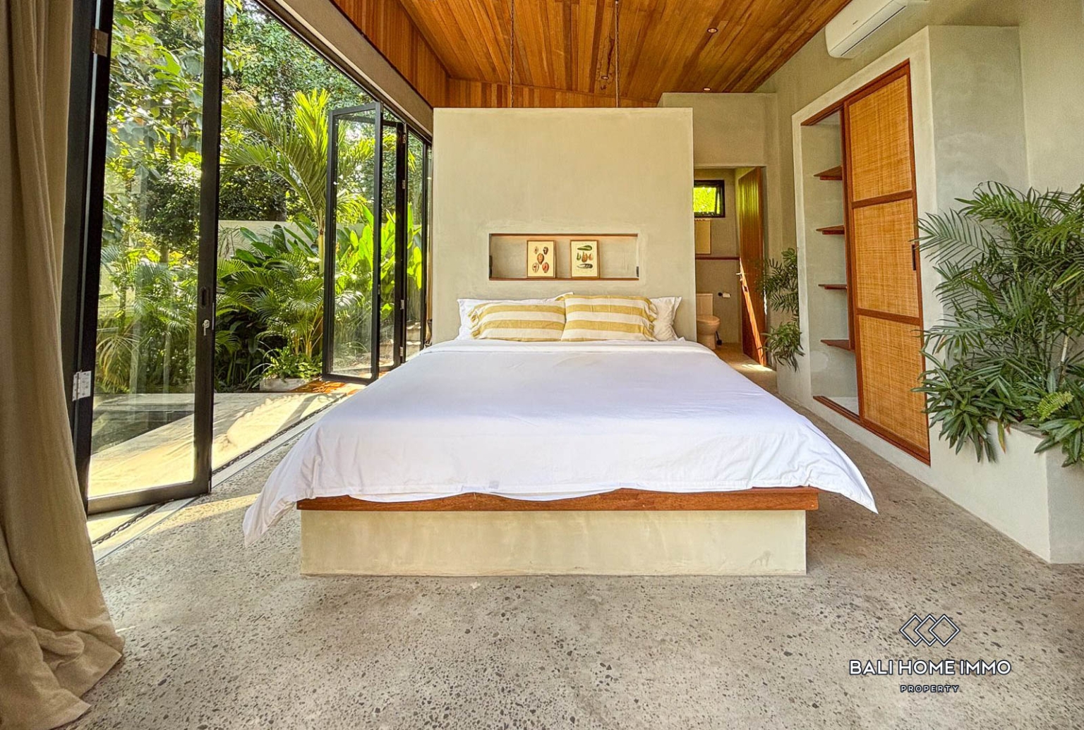 Brand new 4 Bedroom villa for sale and rent in Bali - Buwit view 19