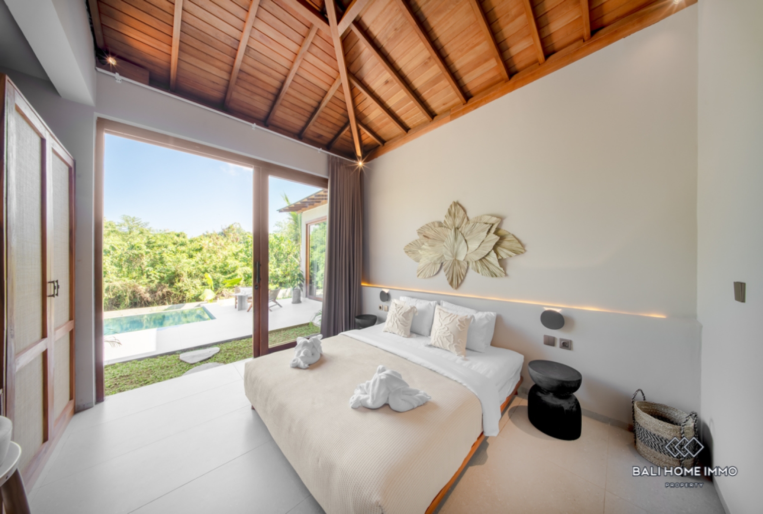 Villa Baru 4 Kamar Dijual dengan Status Hak Milik di Kawasan Perumahan Canggu, Bali view 9