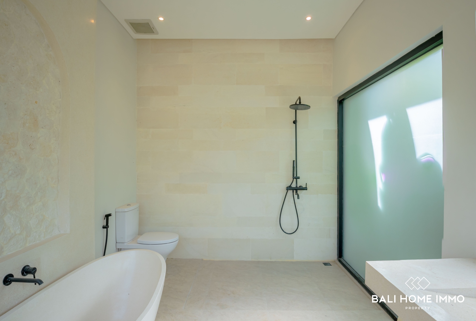 BRAND NEW 5 UNITS VILLA COMPLEX WITH TOTAL 7 BEDROOM FOR YEARLY RENTAL IN ULUWATU – BINGIN view 27