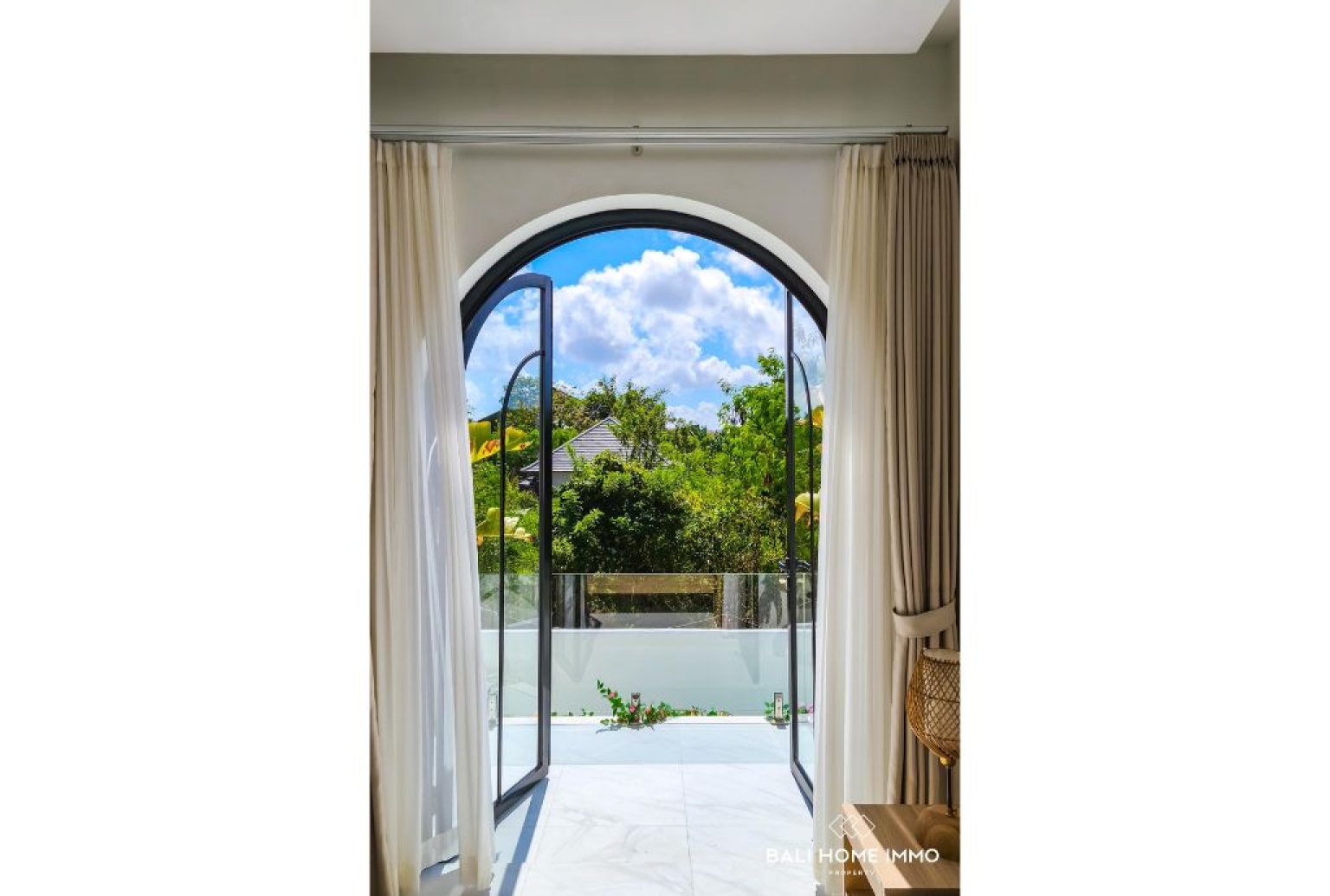 Superbe villa méditerranéenne tropicale neuve de 2 chambres à vendre près de la plage de Pandawa view 11