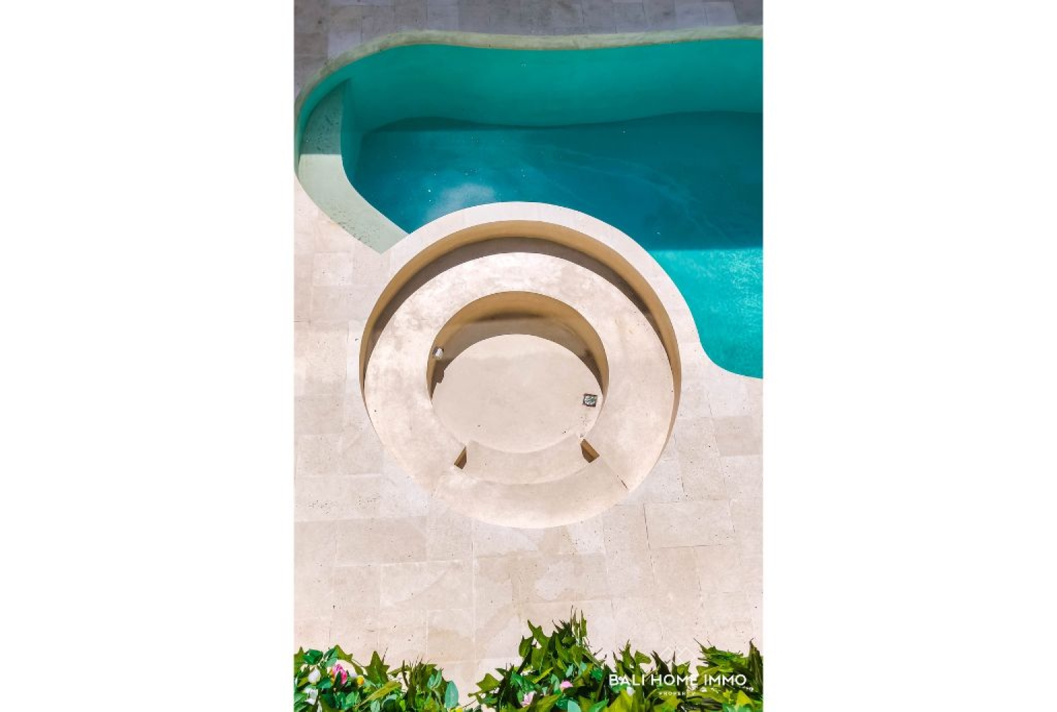 Superbe villa méditerranéenne tropicale neuve de 2 chambres à vendre près de la plage de Pandawa view 4