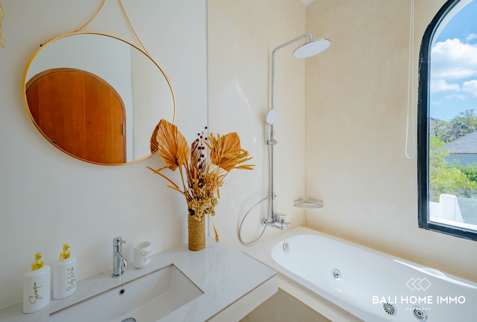 Villa Mediterania Tropis 2 Kamar Mewah BARU untuk dijual dekat Pantai Pandawa view 21