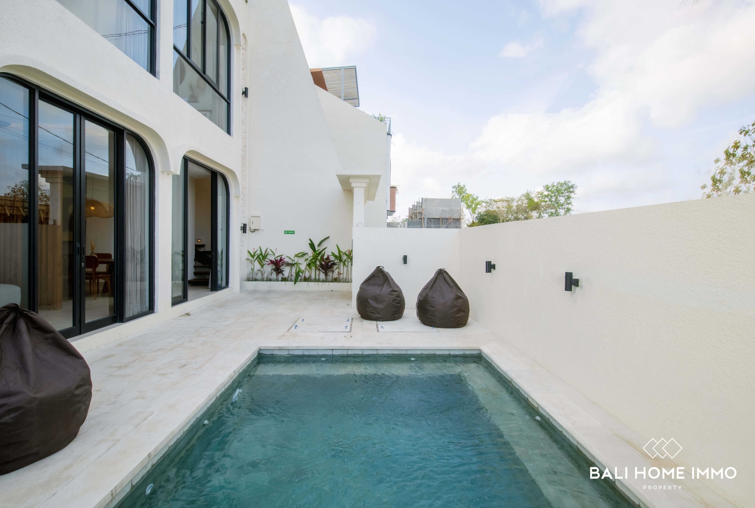 Villa neuve et exquise de 3 chambres avec vue sur l'océan à vendre à Ungasan view 2