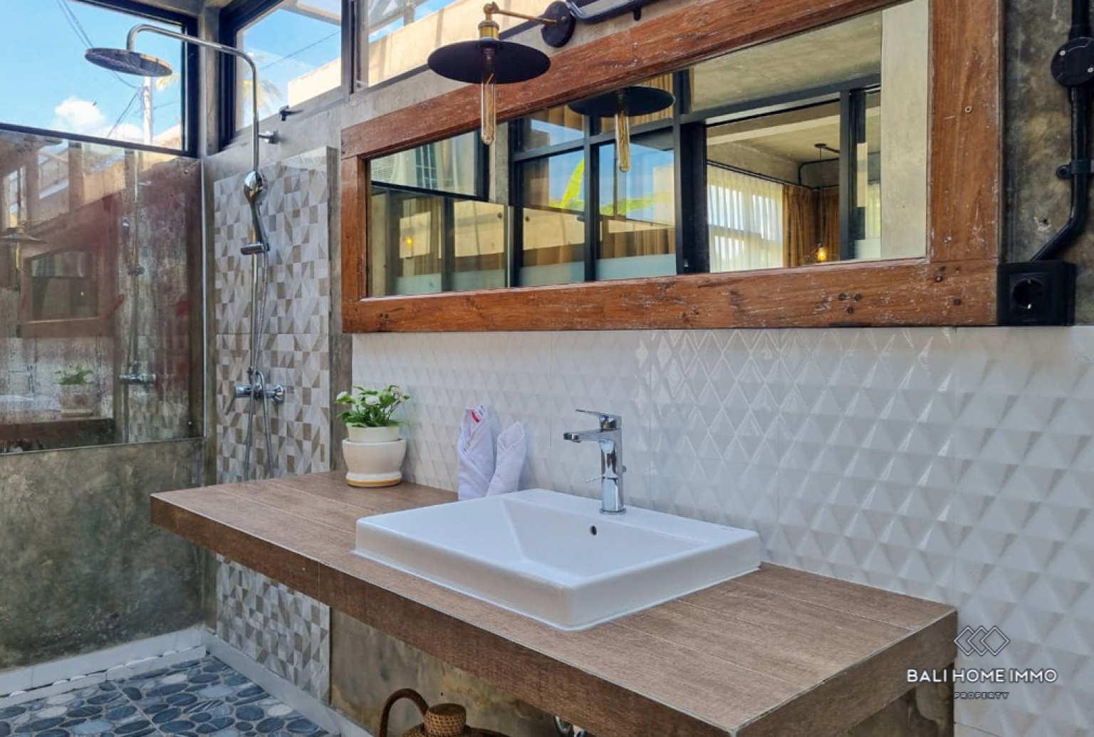 Brand New Industrial 5 Bedroom Villa for Yearly Rental in Bali Tanah Lot East Side view 20