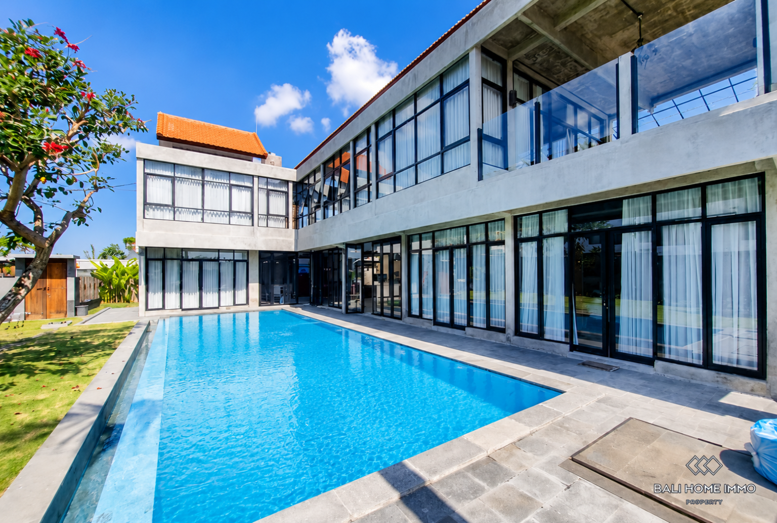 Brand New Industrial 5 Bedroom Villa for Yearly Rental in Bali Tanah Lot East Side view 23