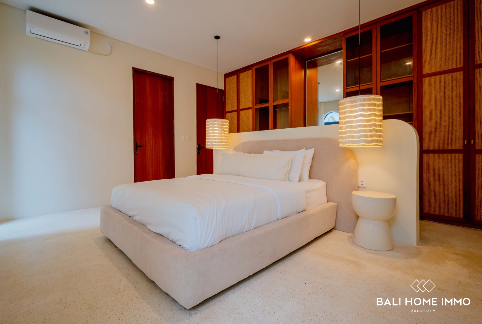 Dijual dan Disewakan Villa 4 Kamar Tidur Mewah Baru Dekat Pantai Karma view 12