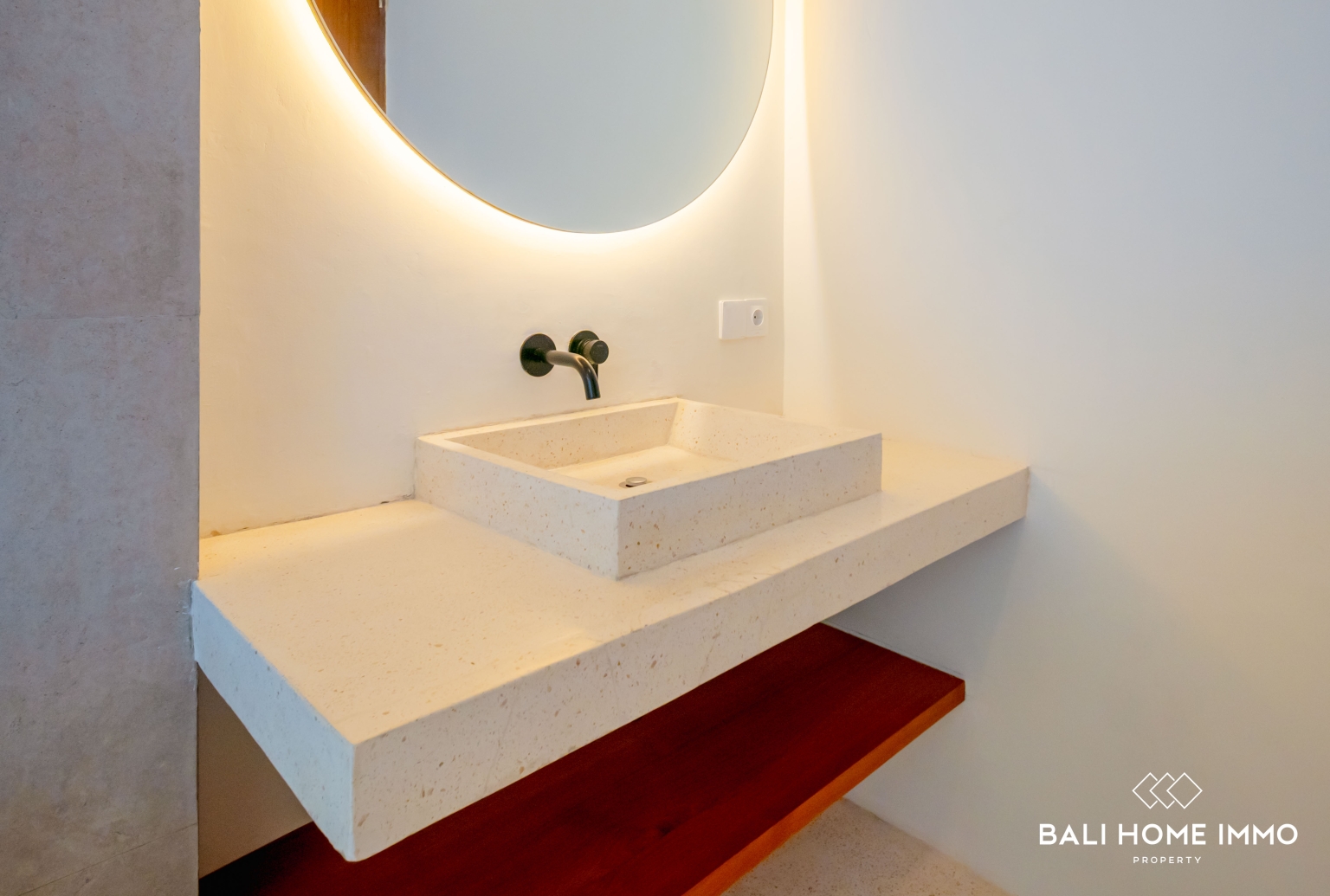 Dijual dan Disewakan Villa 4 Kamar Tidur Mewah Baru Dekat Pantai Karma view 17