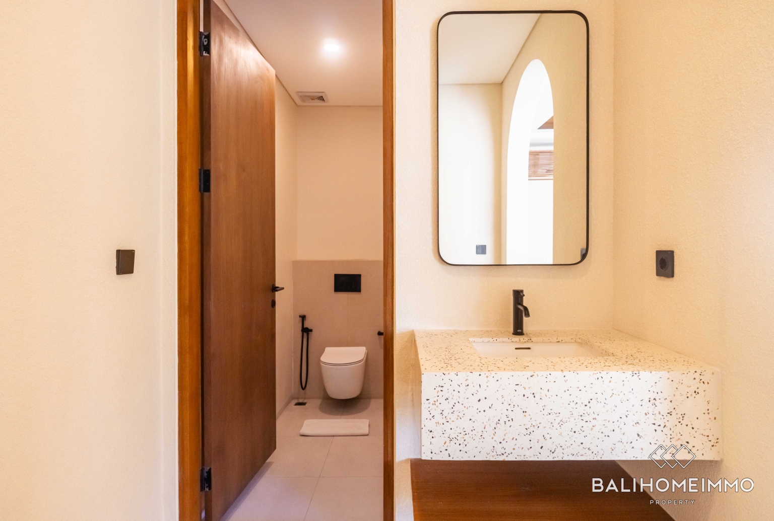 Brand new Luxury 3 Bedroom Villa for Sale and Rent in Berawa Canggu Bali view 25