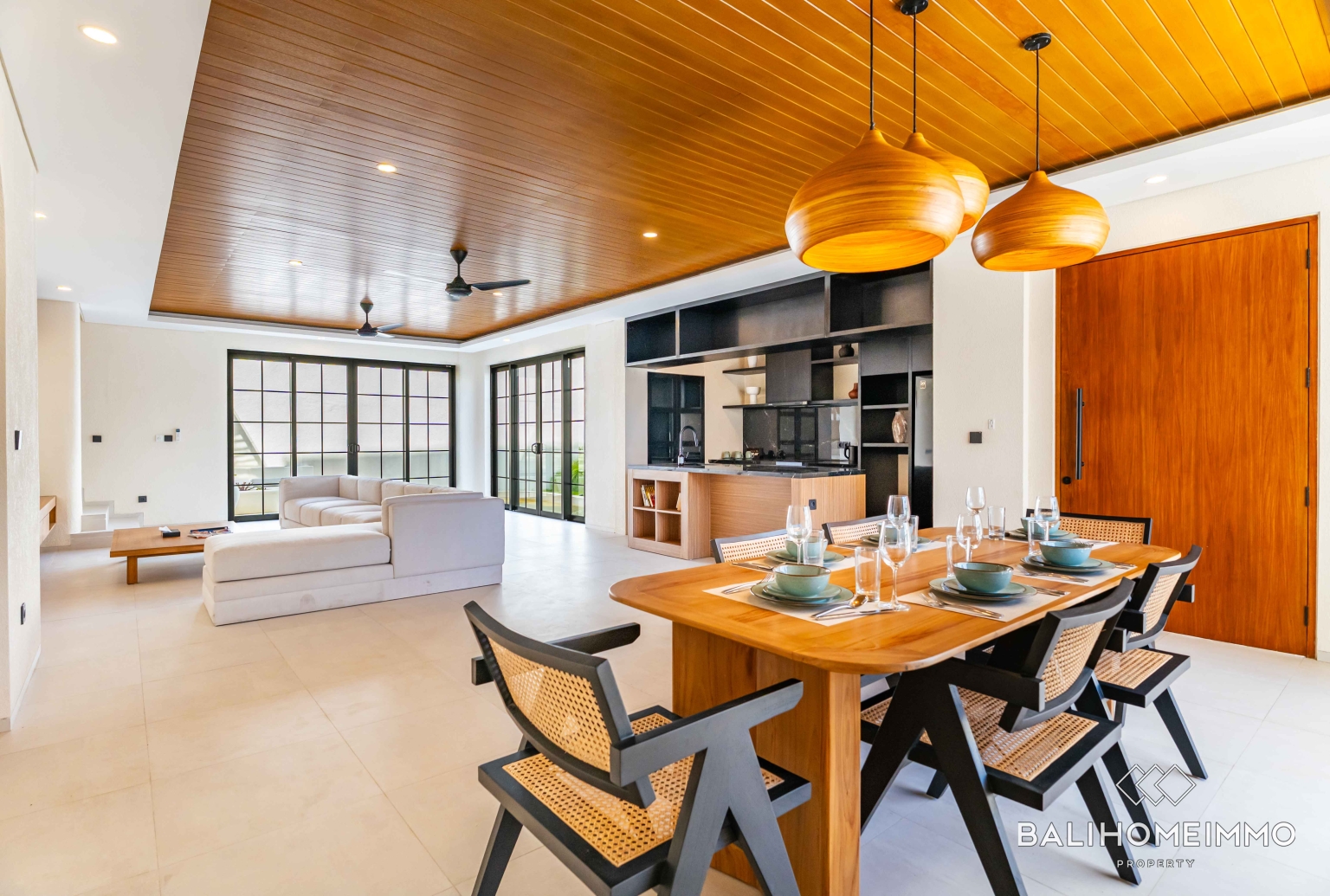 Brand new Luxury 3 Bedroom Villa for Sale and Rent in Berawa Canggu Bali view 9