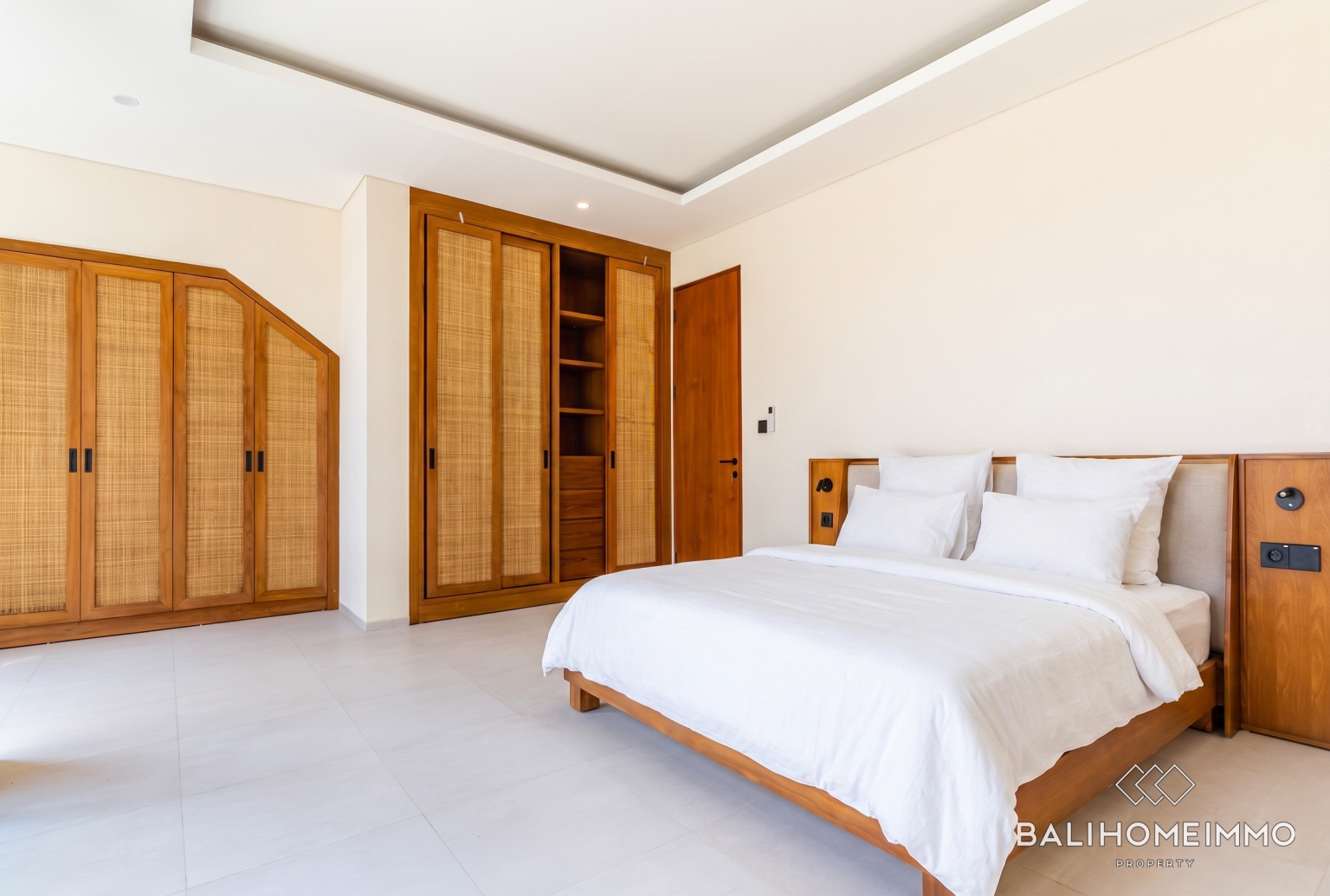 Brand new Luxury 3 Bedroom Villa for Sale and Rent in Berawa Canggu Bali view 18
