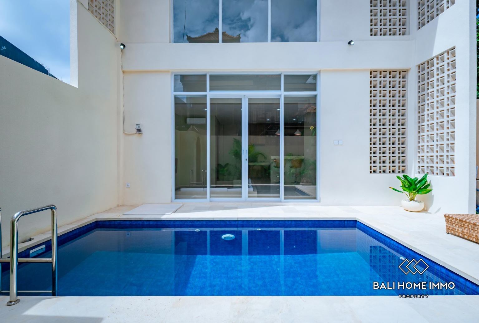 Brand New Modern 1 Bedroom Villa for Sale and Monthly Rental in the Heart of Pecatu view 2