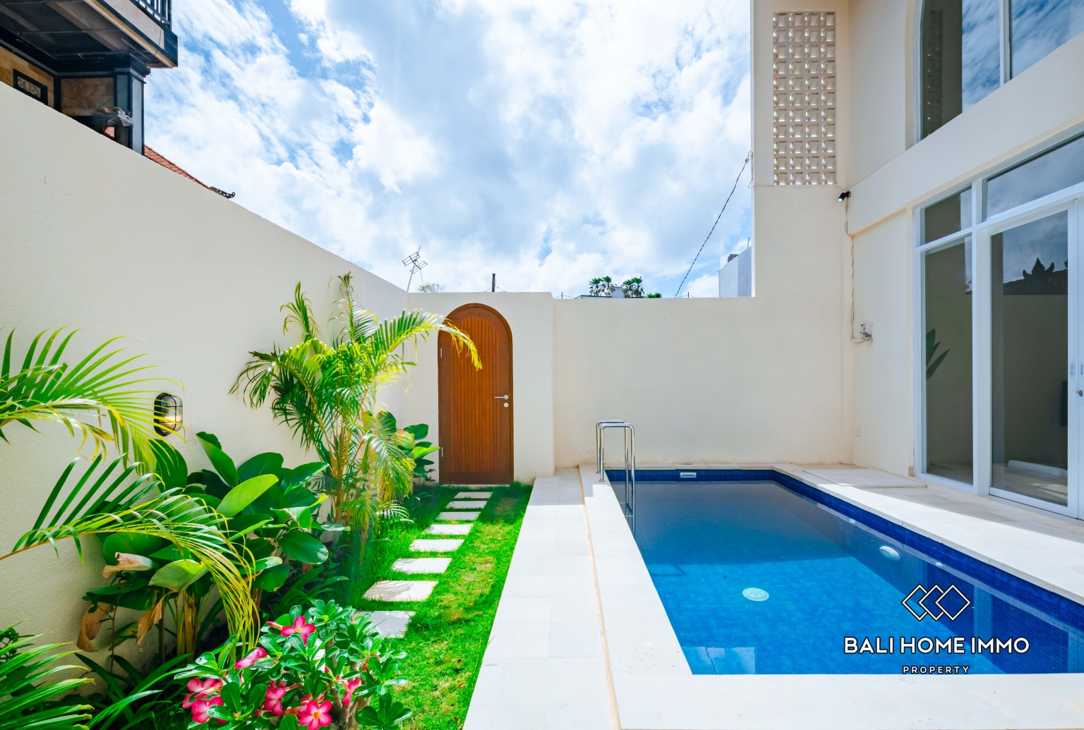 Brand New Modern 1 Bedroom Villa for Sale and Monthly Rental in the Heart of Pecatu view 4