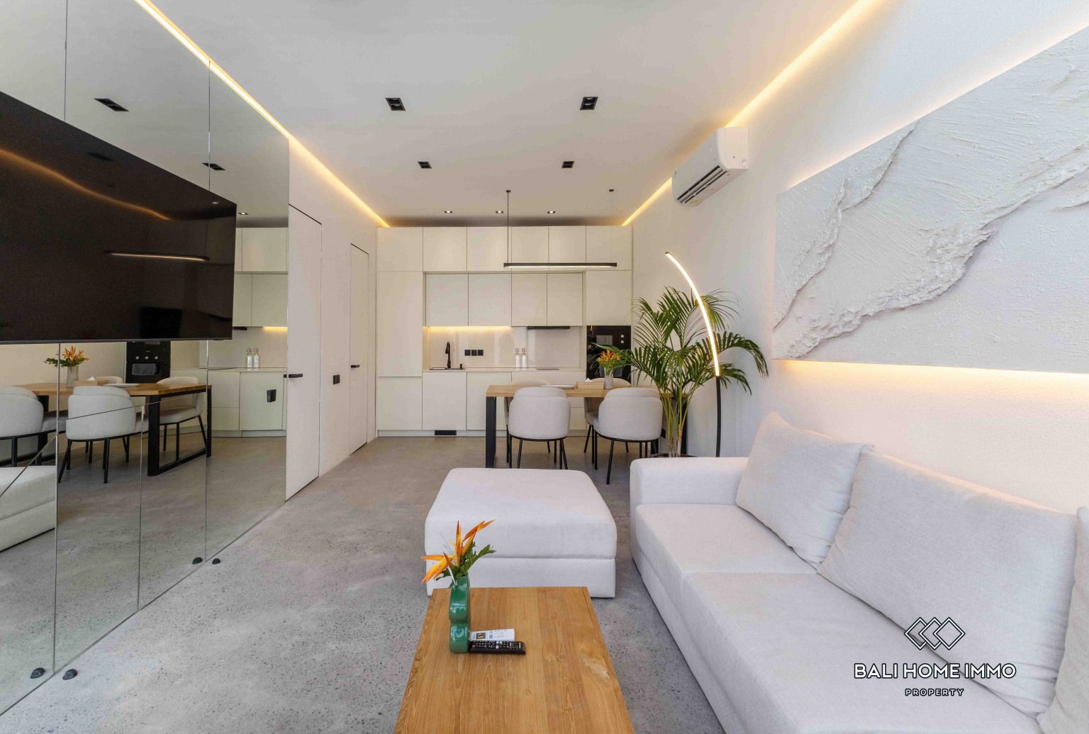 Brand new Modern 1 Bedroom Villa for Sale Leasehold in Canggu Berawa Bali view 4