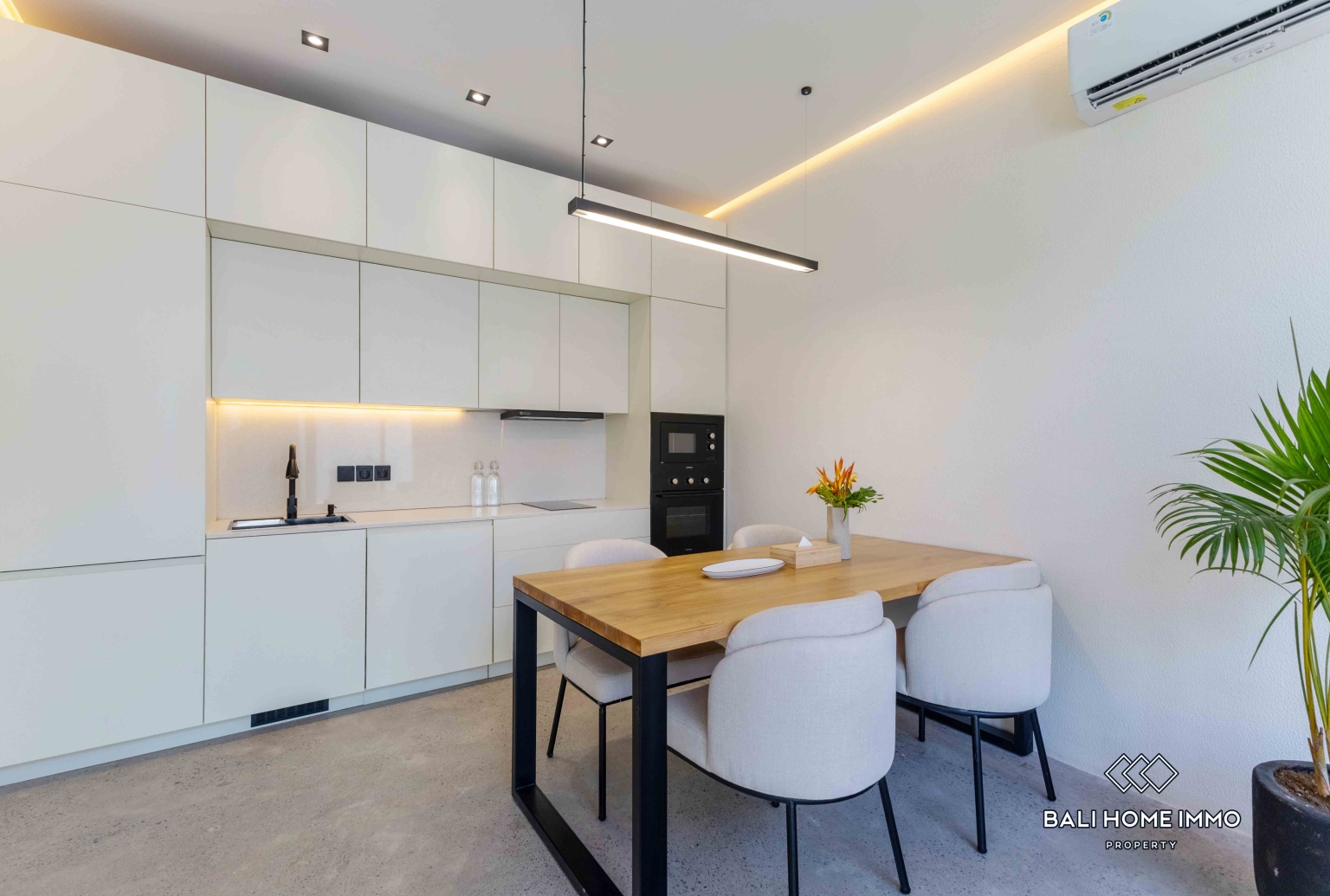 Brand new Modern 1 Bedroom Villa for Sale Leasehold in Canggu Berawa Bali view 5