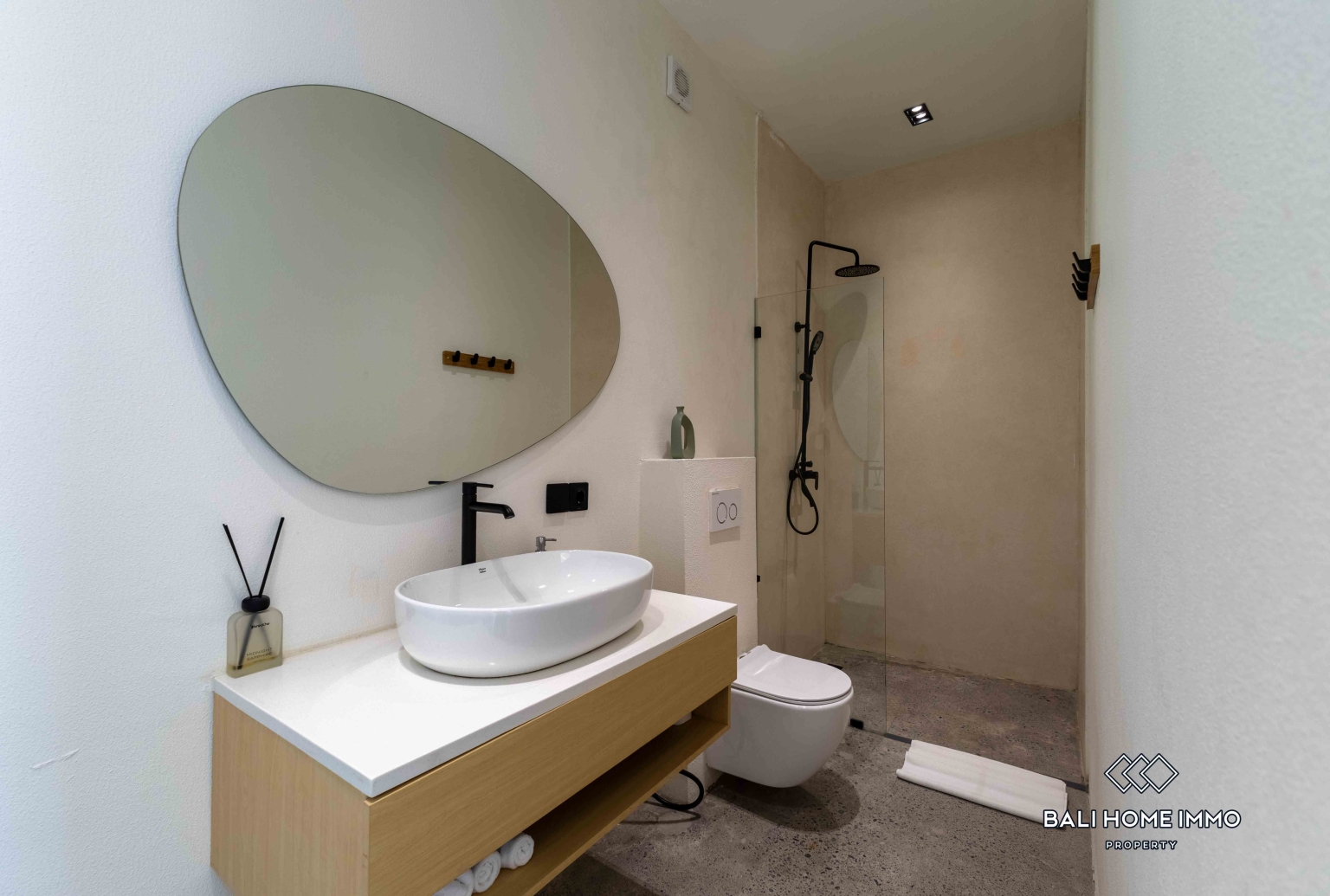 Brand new Modern 1 Bedroom Villa for Sale Leasehold in Canggu Berawa Bali view 11