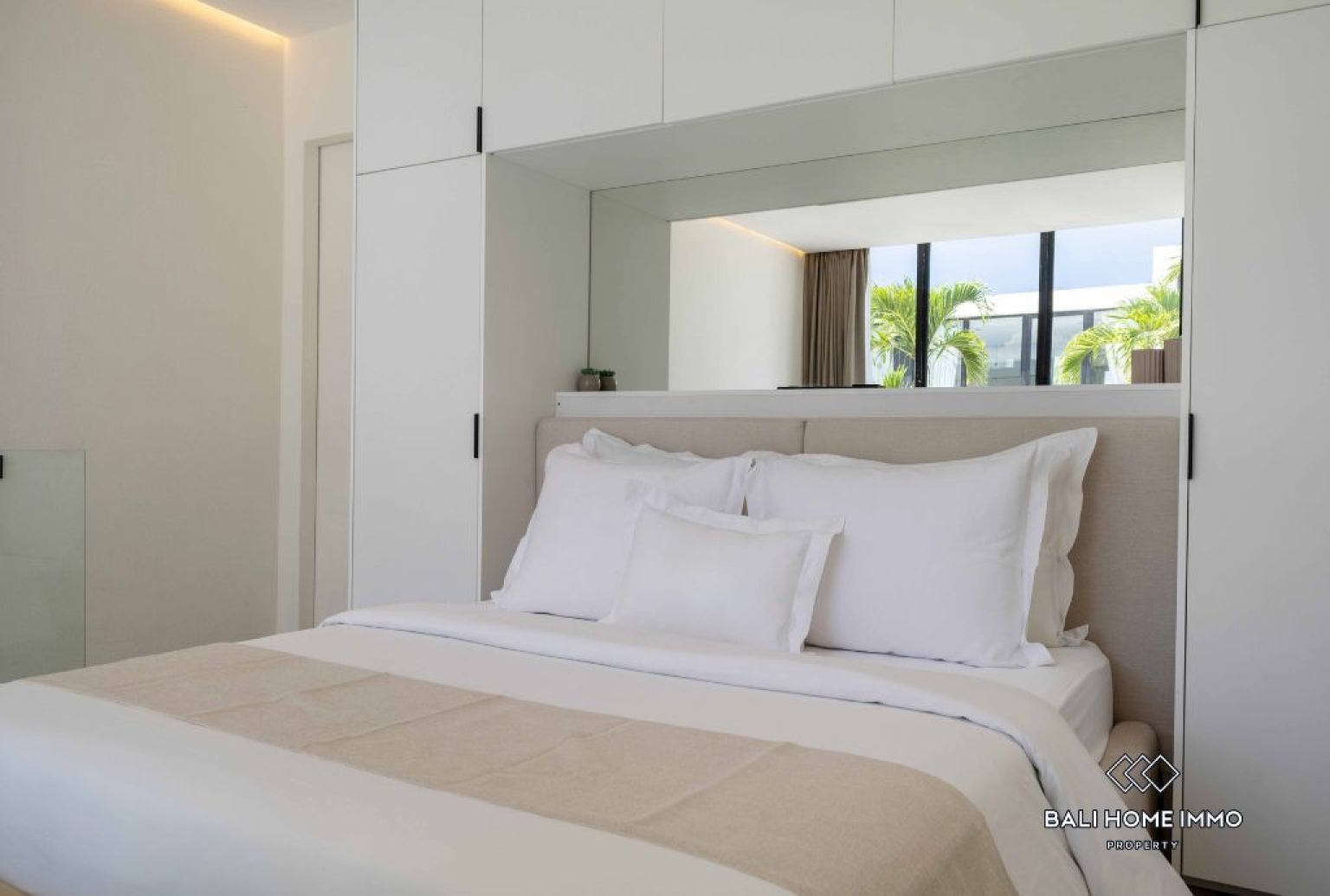 Brand new Modern 1 Bedroom Villa for Sale Leasehold in Canggu Berawa Bali view 9
