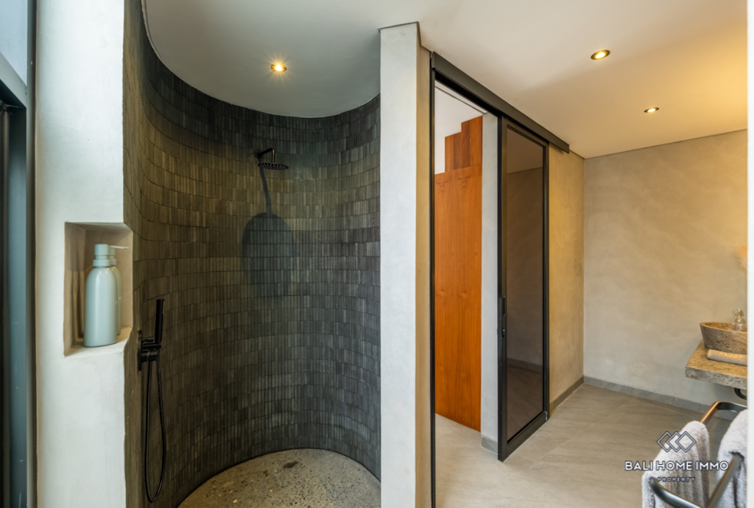 Brand New Modern 3 Bedroom Villa for Sale in Bali Seminyak Residential Side view 21