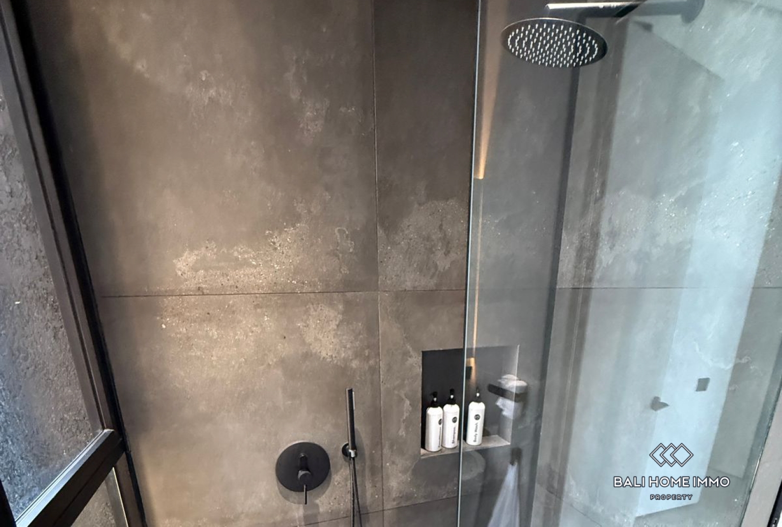 Brand new Modern 3 Bedroom Villa for Sale Leasehold in Bali Seminyak view 15