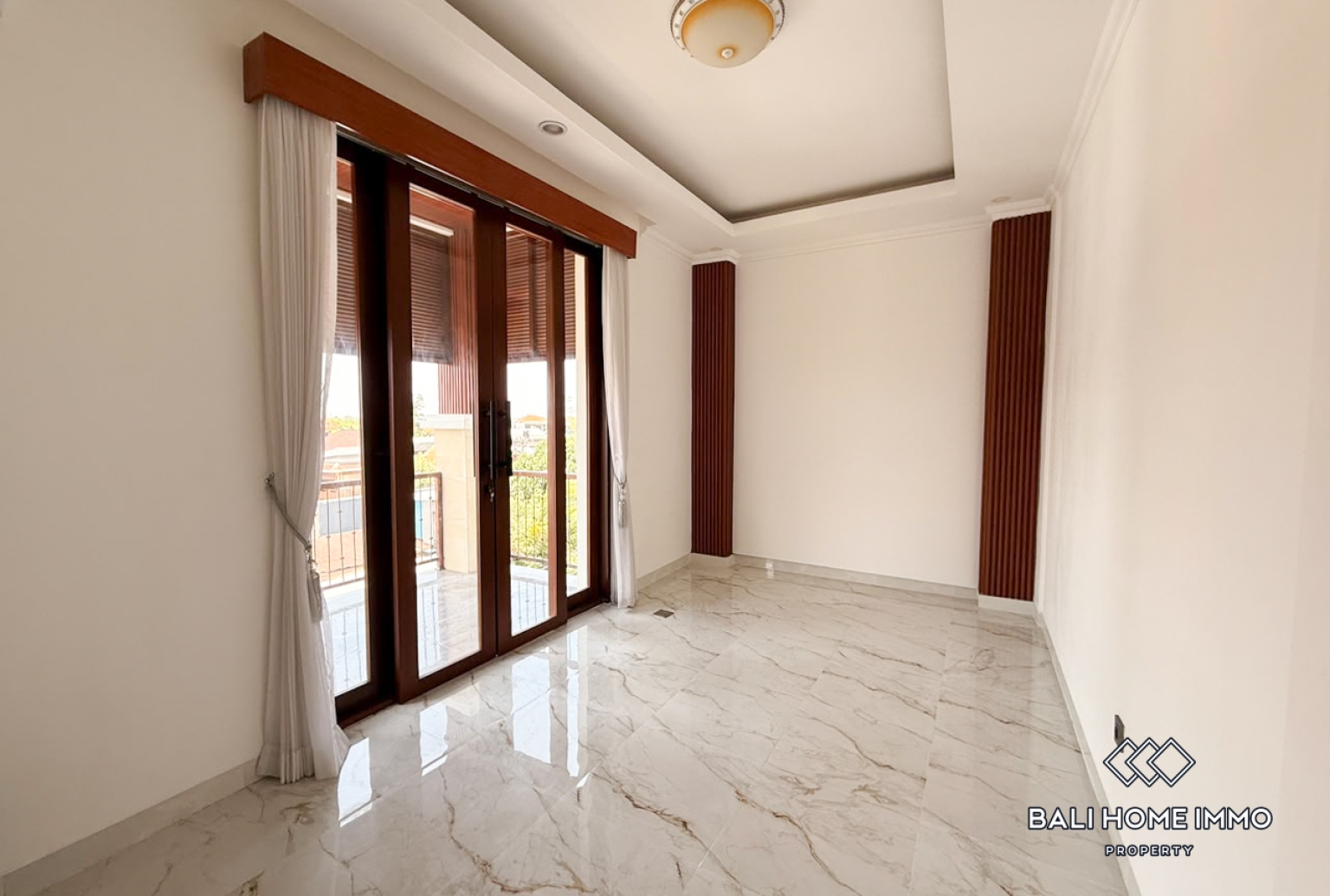 Brand New Modern 4 Bedroom Family House Villa for Sale in Kerobokan view 12