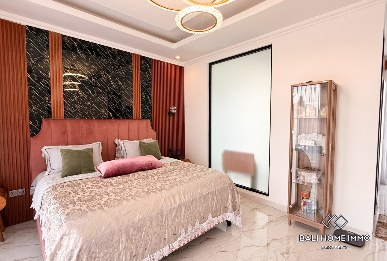 Brand New Modern 4 Bedroom Family House Villa for Sale in Kerobokan view 9