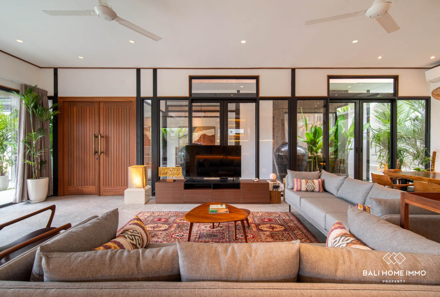 Villa moderne neuve de 4 chambres à louer à Tumbak Bayuh view 2