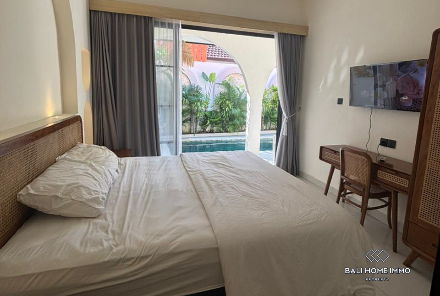 Brand New Semi-Furnished 2 Bedroom Mediterranean Villa For Rent Yearly in Kerobokan view 12