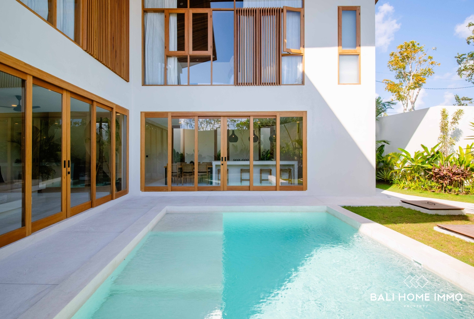 Villa tropicale neuve de 2 chambres à vendre et à louer près de la plage de Balangan view 2