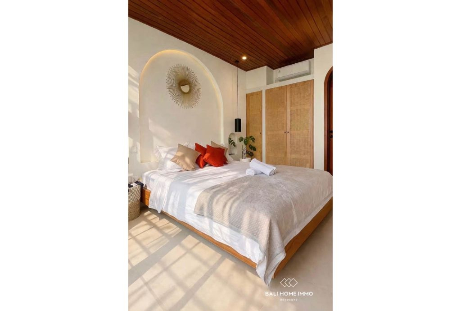 Brand New Tropical 3 Bedroom Villa For Rent in Pererenan view 4